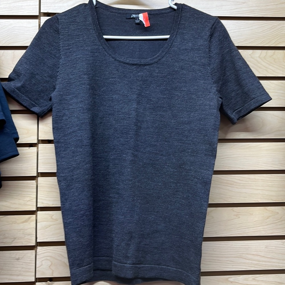 Women’s V-Neck, Short Sleeve Shirt. Size Small Grey